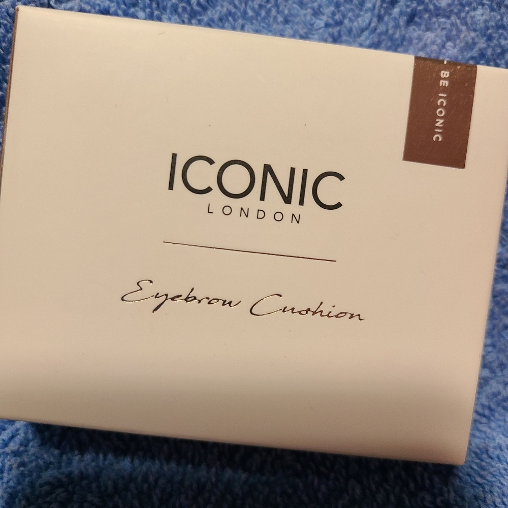 Iconic London brow cushion